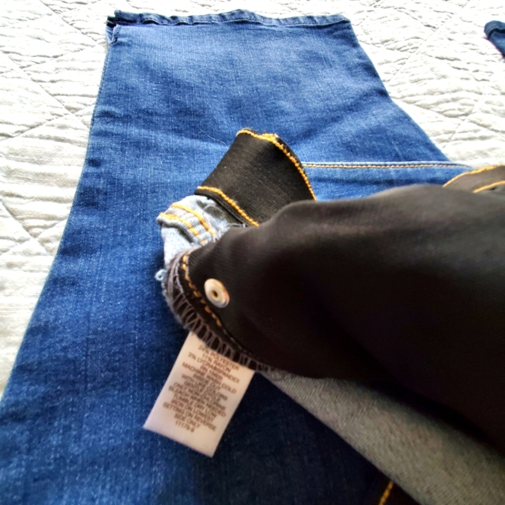 NWOT Liz Claiborne capri - Picture 3 of 4